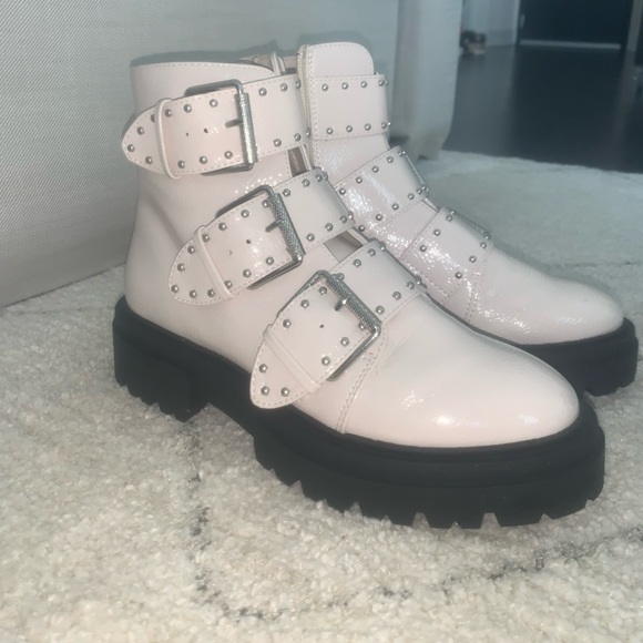 Luxury white boots for sale - Picture 2 of 3